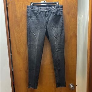 Black Skinny Jeans with Distressed Look